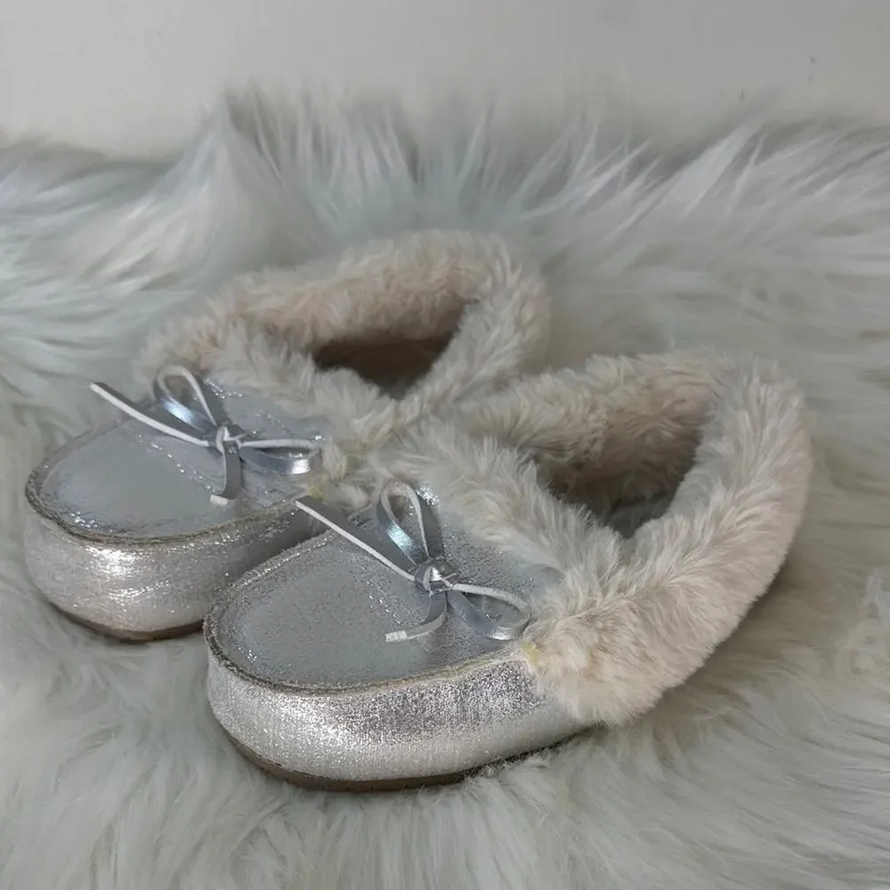 Cat & Jack Cozy Medora Moccasin Silver Kids Slippers Toddlers size 10